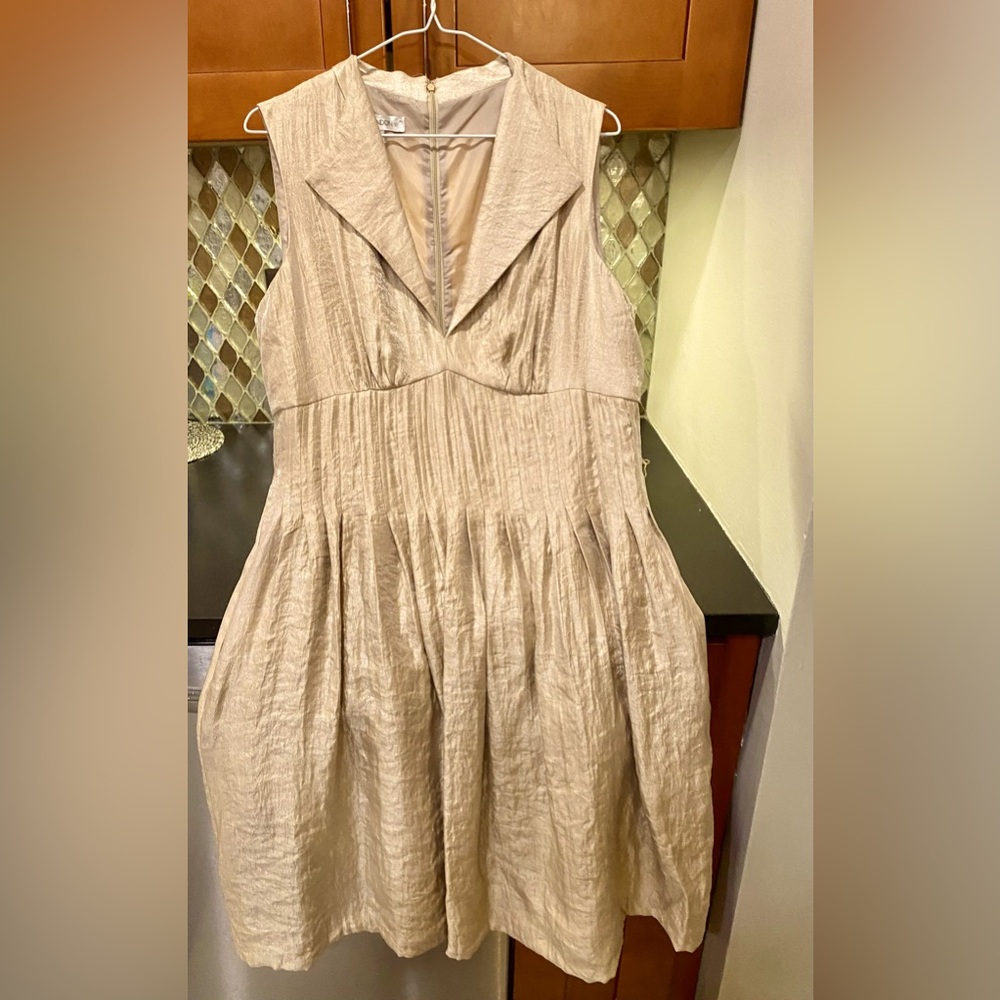 Maggie London Gold party / cocktail dress size 14 NWOT
